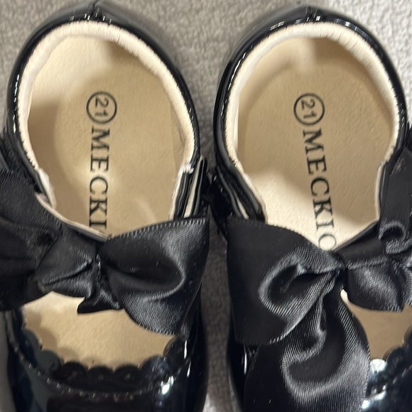 Girls shoes Black Baby Shoes with Bow design size 21 US 5.5 special occasion - Picture 4 of 6